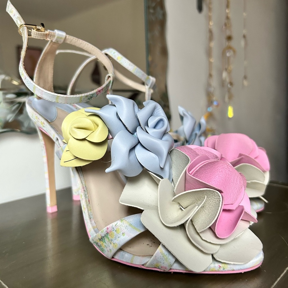 LOVE SHAKE FANCY by Sophia Webster GENTLY WORN / FLAWLESS HEELS / STUNNING!! - Picture 2 of 10